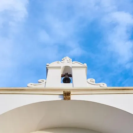 Pompea Al Piano Terra - Apulia