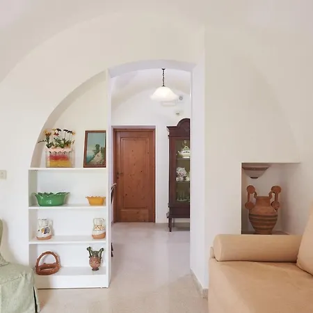 Pompea Al Piano Terra - Apulia